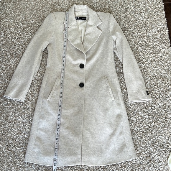 Zara Beige Overcoat Lapels, Two Black Buttons, Two Pockets Shoulder Pads Sz XS - Picture 6 of 8